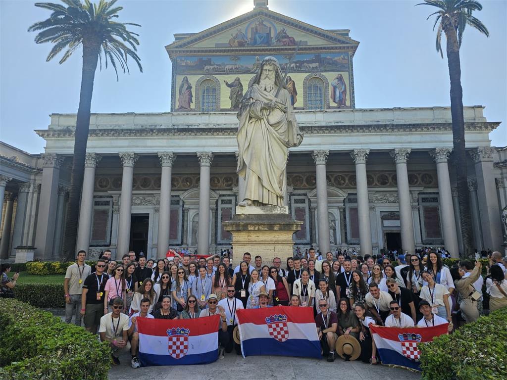 Mladi Zagrebačke nadbiskupije hodočastili u Rim na Jubilej mladih